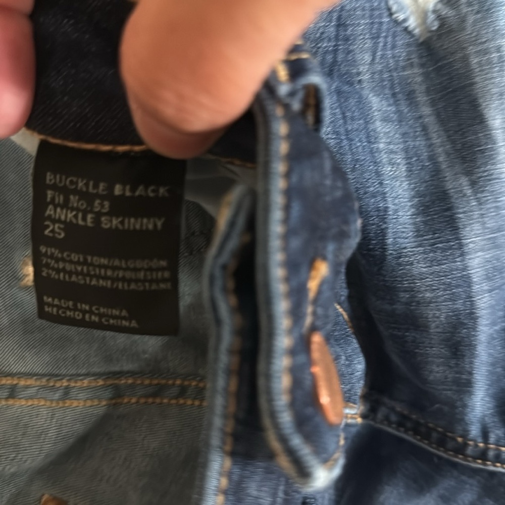 Buckle Women's Skinny Jeans - Dark Blue - Picture 3 of 9
